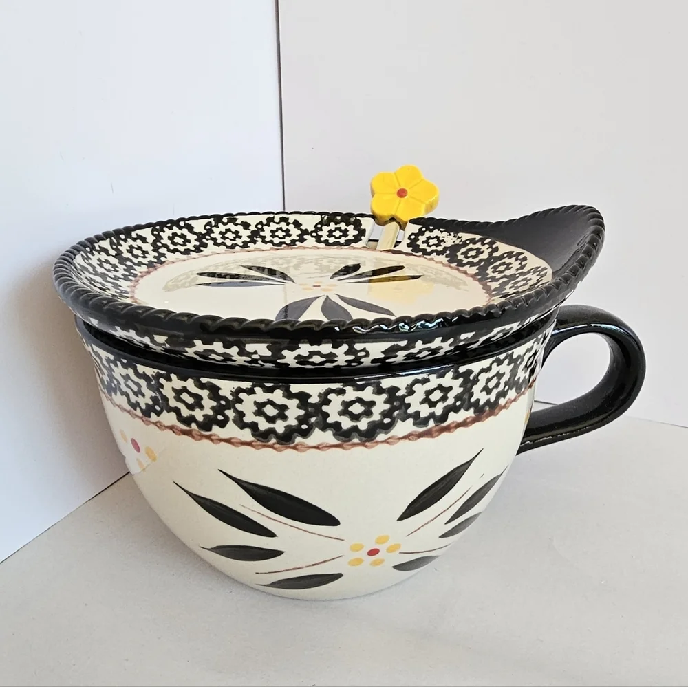 NWOT Temp-tations Old World Black Soup and Sandwich Set
